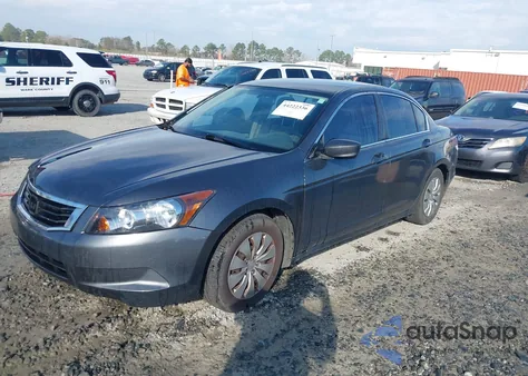 2010 Honda Accord 2.4 Lx z USA, uszkodzony, nr VIN 1HGCP2F3XAA138647